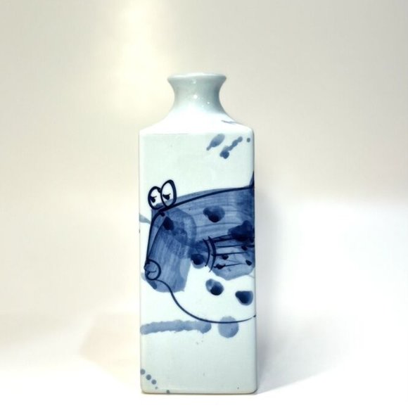 Adorable Vintage Signed Made in Japan Blue/White Hand-painted Fish Vase - Picture 8 of 8